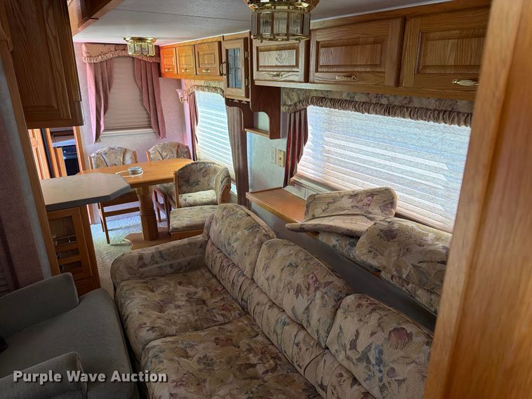 image for item FN2503 2002 Excel camper