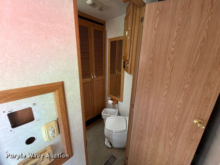 image for item FN2503 2002 Excel camper