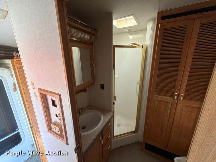 image for item FN2503 2002 Excel camper