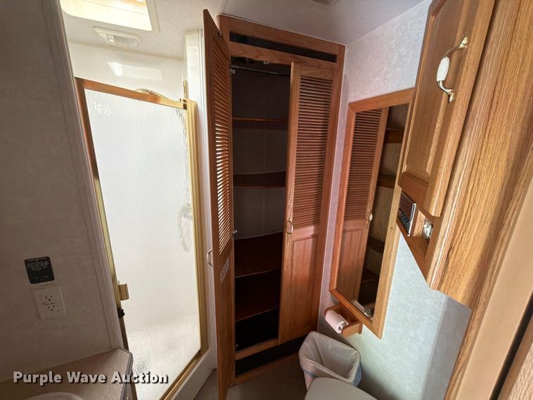 image for item FN2503 2002 Excel camper