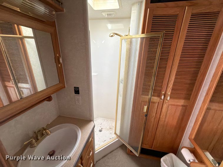 image for item FN2503 2002 Excel camper