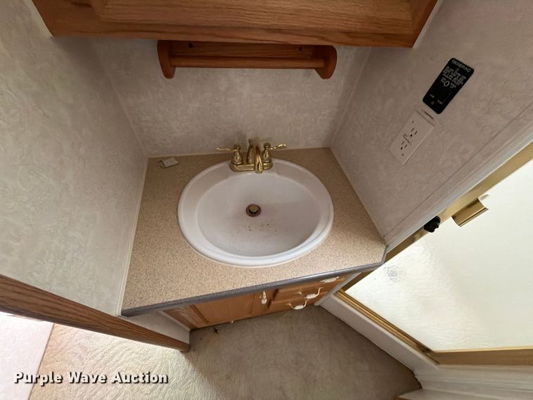 image for item FN2503 2002 Excel camper