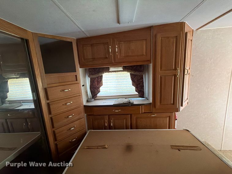 image for item FN2503 2002 Excel camper