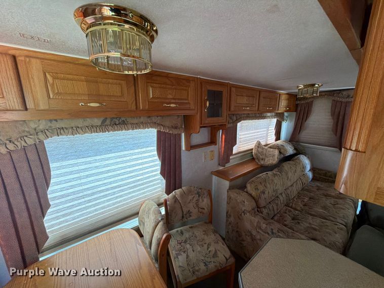 image for item FN2503 2002 Excel camper