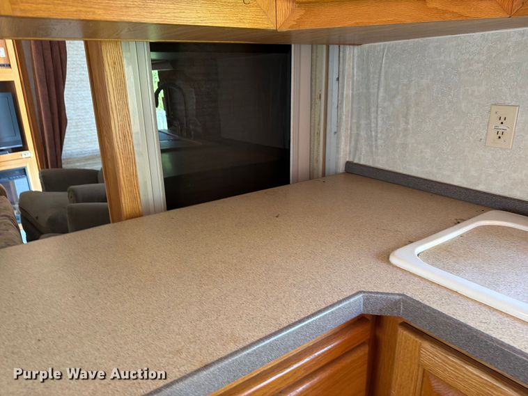image for item FN2503 2002 Excel camper