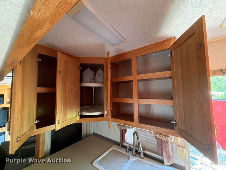 image for item FN2503 2002 Excel camper