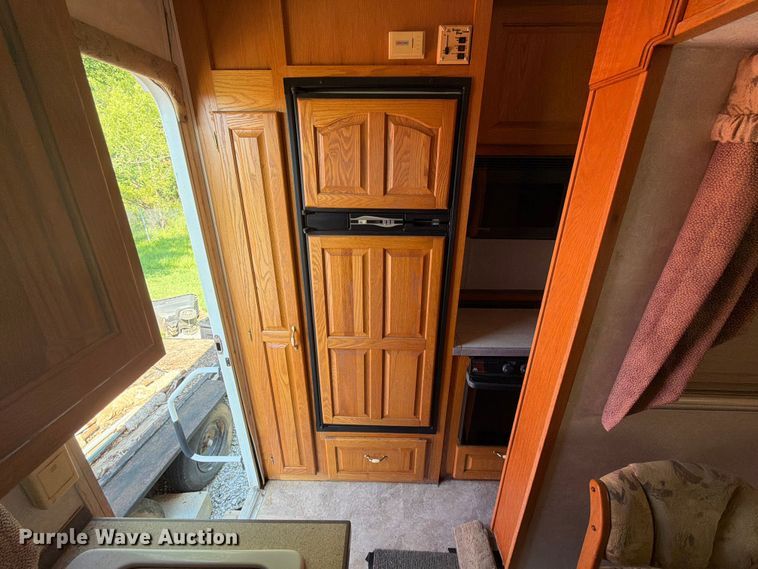 image for item FN2503 2002 Excel camper