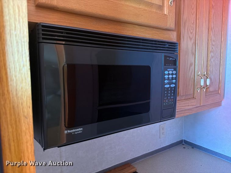 image for item FN2503 2002 Excel camper