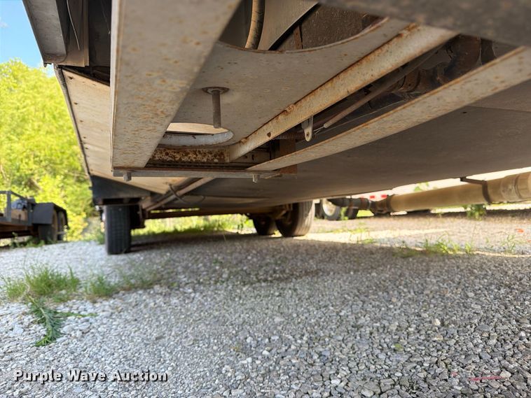 image for item FN2503 2002 Excel camper