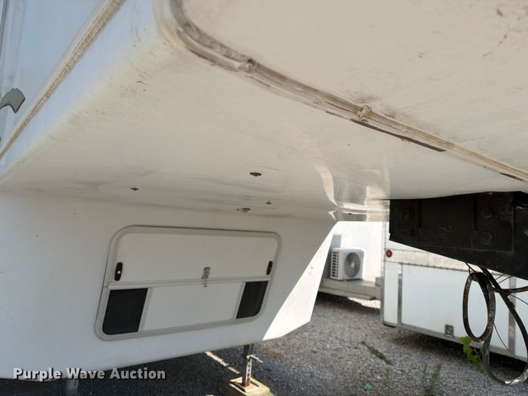 image for item FN2503 2002 Excel camper