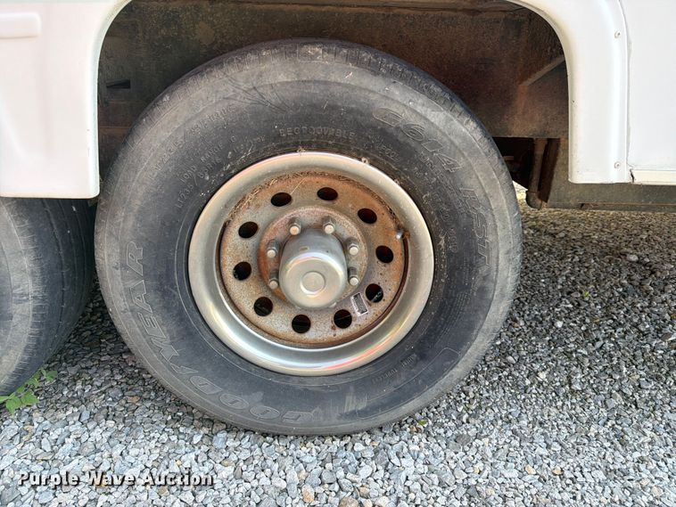 image for item FN2503 2002 Excel camper