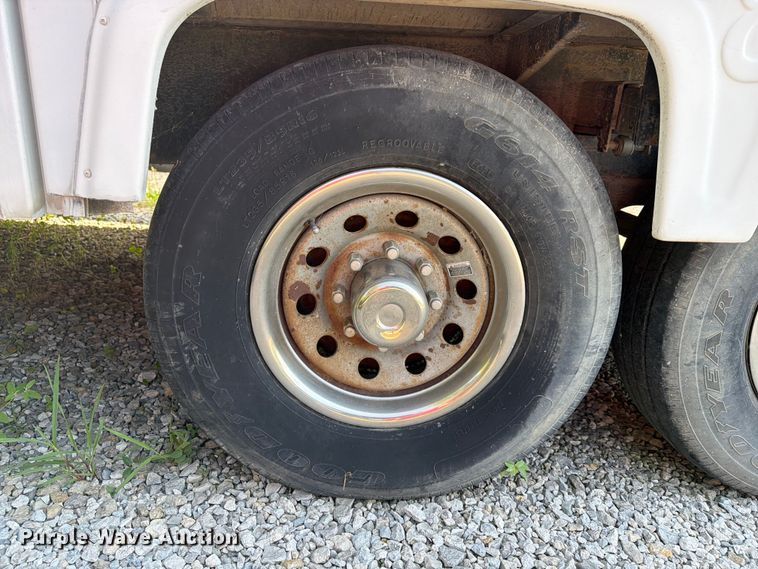 image for item FN2503 2002 Excel camper
