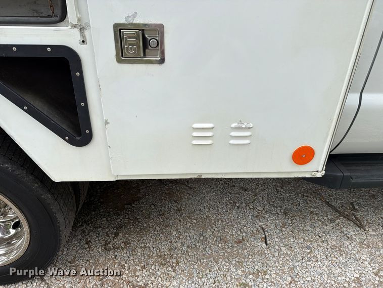 image for item FN2509 2016 Ford F450 Super Duty bucket truck