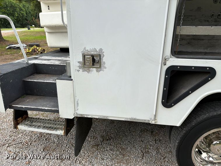 image for item FN2509 2016 Ford F450 Super Duty bucket truck