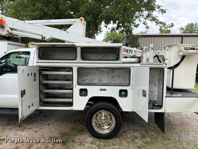 image for item FN2509 2016 Ford F450 Super Duty bucket truck
