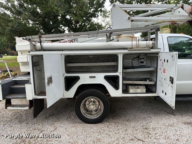 image for item FN2509 2016 Ford F450 Super Duty bucket truck
