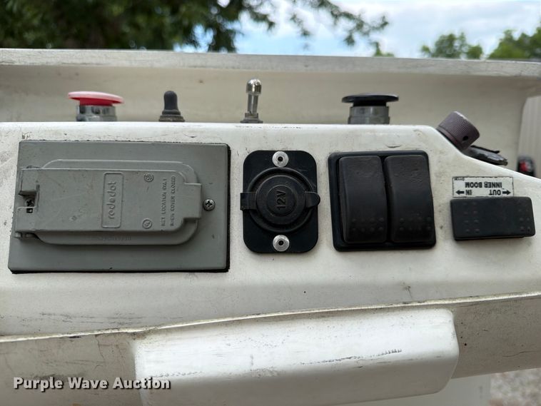 image for item FN2509 2016 Ford F450 Super Duty bucket truck