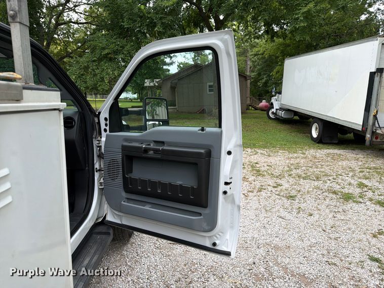 image for item FN2509 2016 Ford F450 Super Duty bucket truck