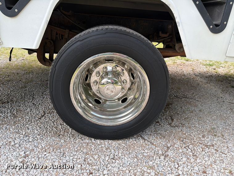 image for item FN2509 2016 Ford F450 Super Duty bucket truck