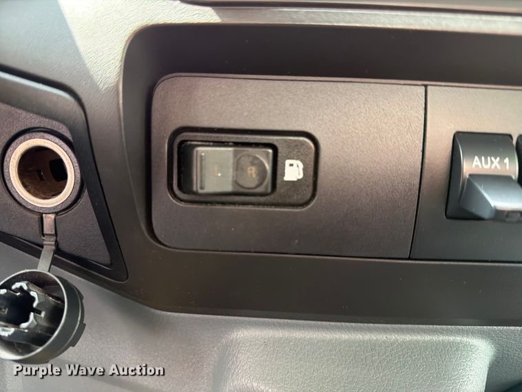 image for item FN2510 2018 Ford F650 Super Duty box truck