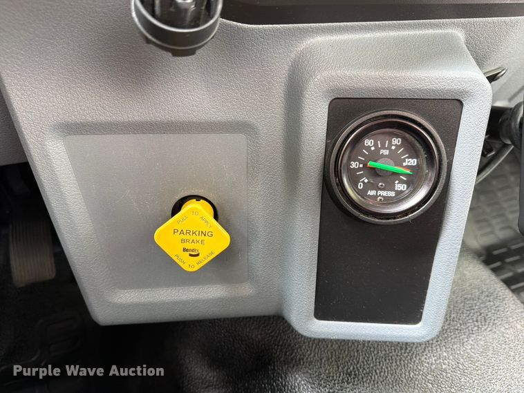 image for item FN2510 2018 Ford F650 Super Duty box truck
