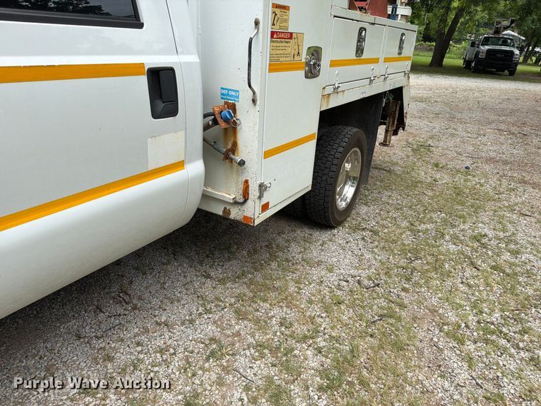 image for item FN2511 2015 Ford F550 Super Duty Crew Cab utility / service truck