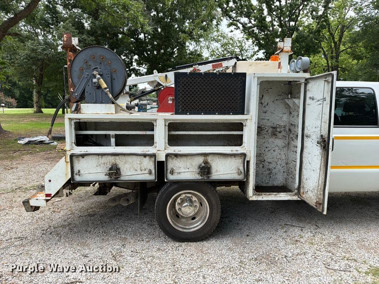 image for item FN2511 2015 Ford F550 Super Duty Crew Cab utility / service truck