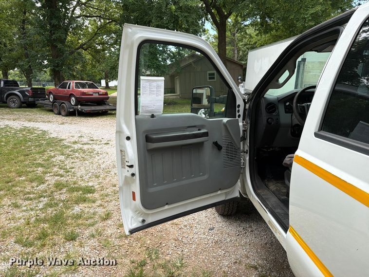 image for item FN2511 2015 Ford F550 Super Duty Crew Cab utility / service truck
