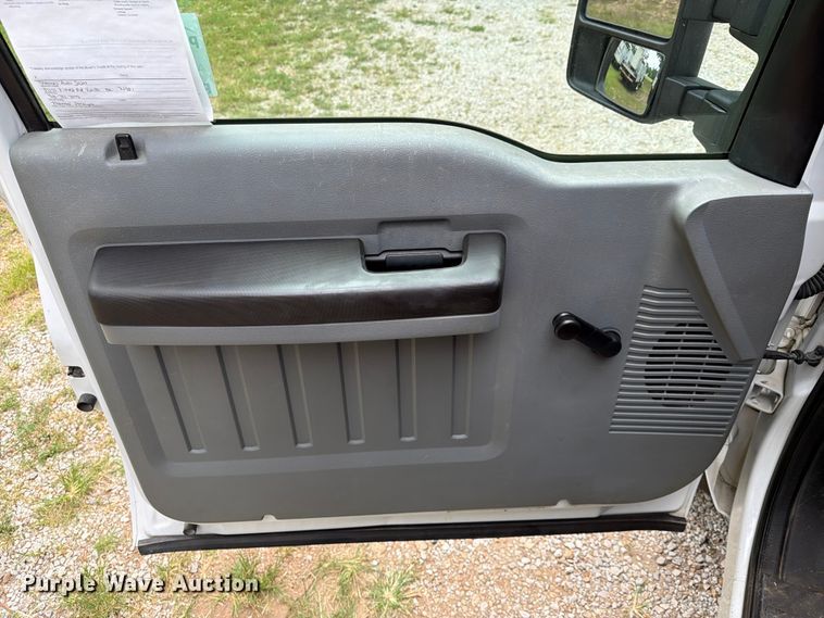 image for item FN2511 2015 Ford F550 Super Duty Crew Cab utility / service truck