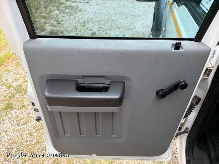 image for item FN2511 2015 Ford F550 Super Duty Crew Cab utility / service truck