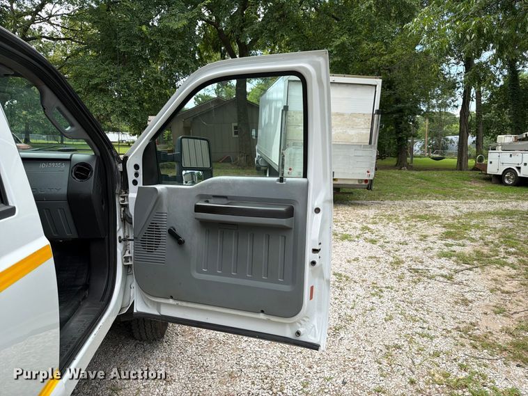 image for item FN2511 2015 Ford F550 Super Duty Crew Cab utility / service truck