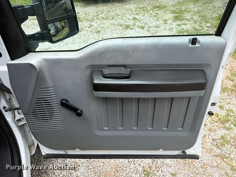 image for item FN2511 2015 Ford F550 Super Duty Crew Cab utility / service truck
