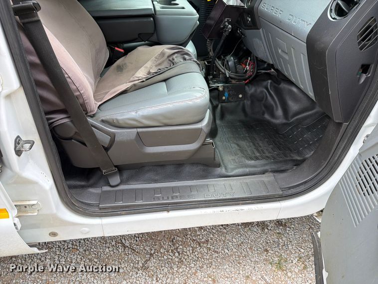 image for item FN2511 2015 Ford F550 Super Duty Crew Cab utility / service truck