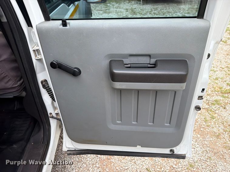 image for item FN2511 2015 Ford F550 Super Duty Crew Cab utility / service truck