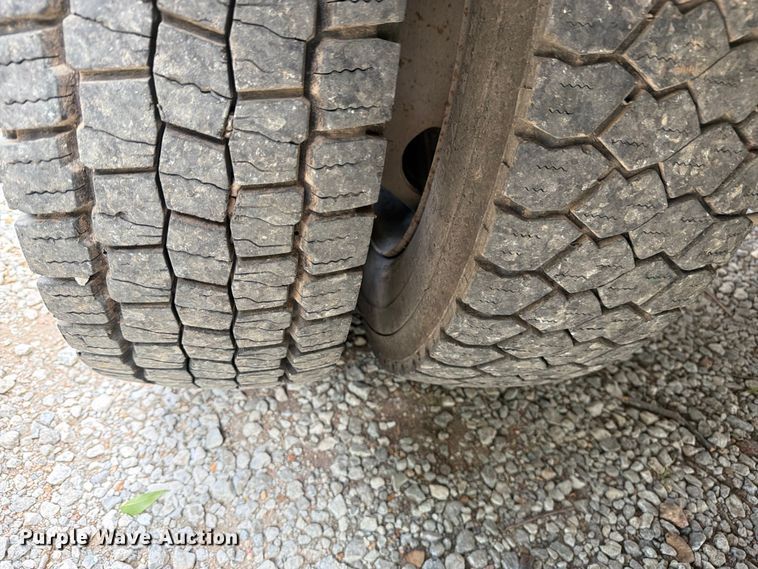 image for item FN2511 2015 Ford F550 Super Duty Crew Cab utility / service truck