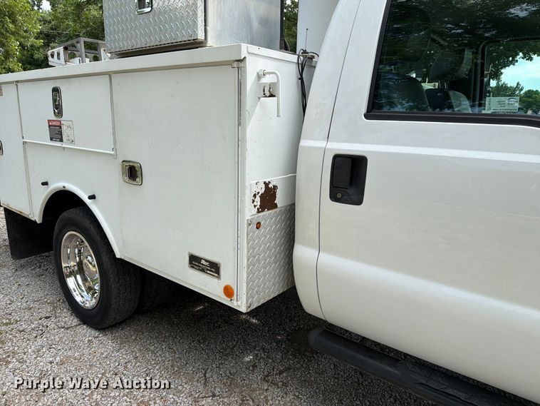 image for item FN2512 2014 Ford F550 Super Duty bucket truck