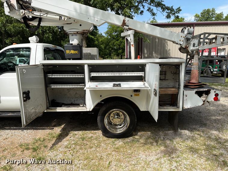 image for item FN2512 2014 Ford F550 Super Duty bucket truck