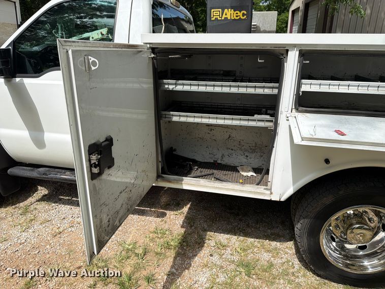 image for item FN2512 2014 Ford F550 Super Duty bucket truck