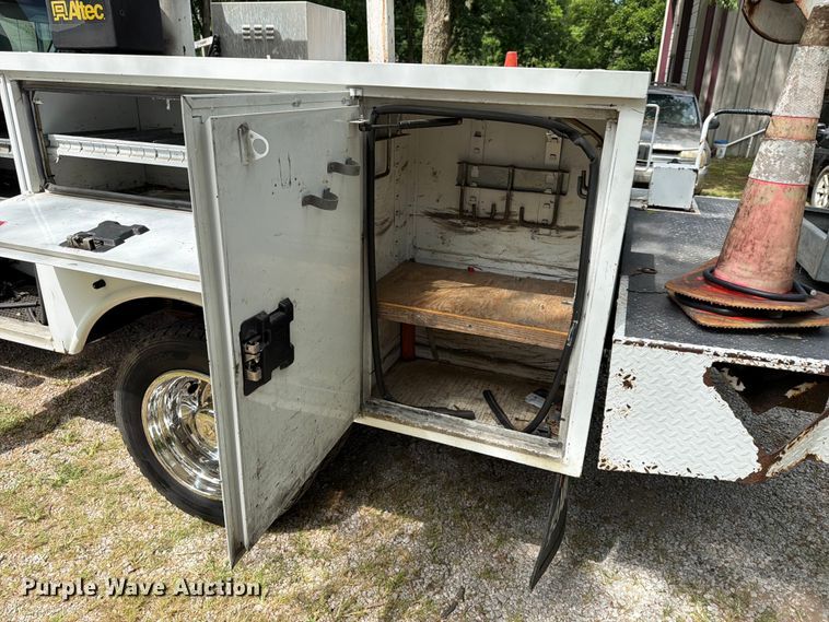 image for item FN2512 2014 Ford F550 Super Duty bucket truck