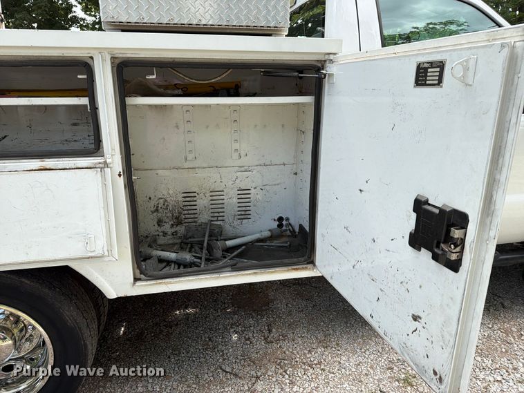 image for item FN2512 2014 Ford F550 Super Duty bucket truck