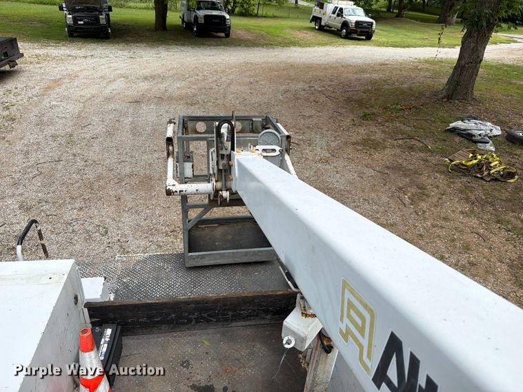 image for item FN2512 2014 Ford F550 Super Duty bucket truck