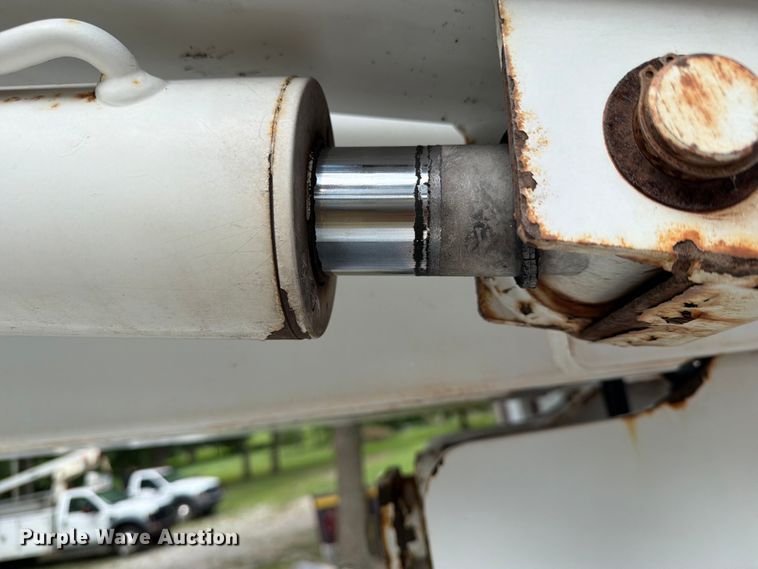 image for item FN2512 2014 Ford F550 Super Duty bucket truck