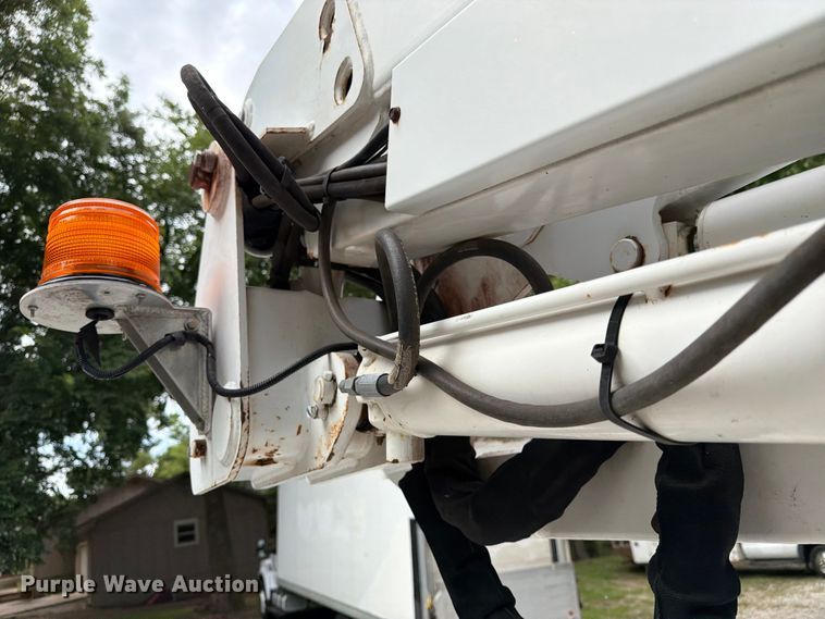image for item FN2512 2014 Ford F550 Super Duty bucket truck