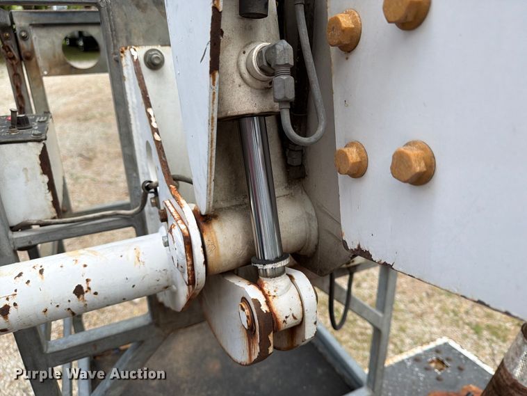 image for item FN2512 2014 Ford F550 Super Duty bucket truck