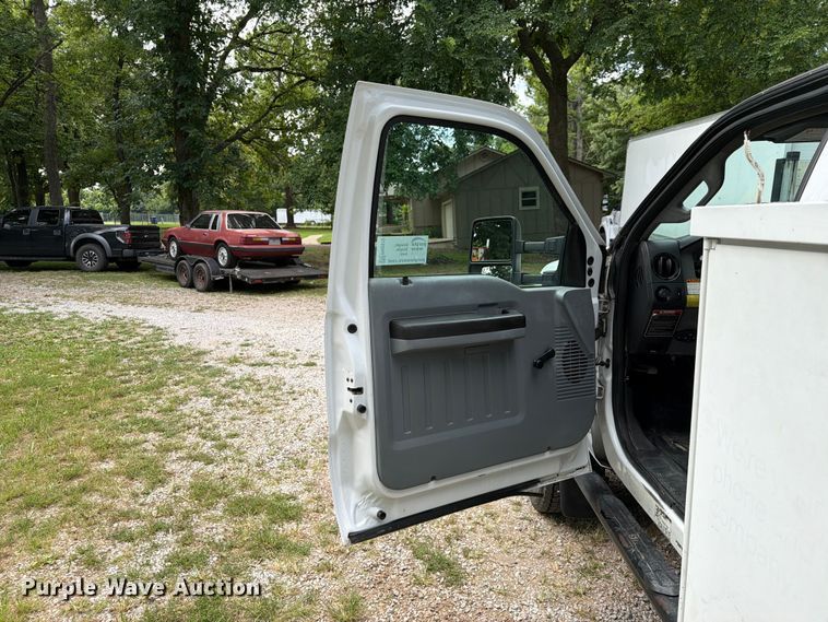 image for item FN2512 2014 Ford F550 Super Duty bucket truck
