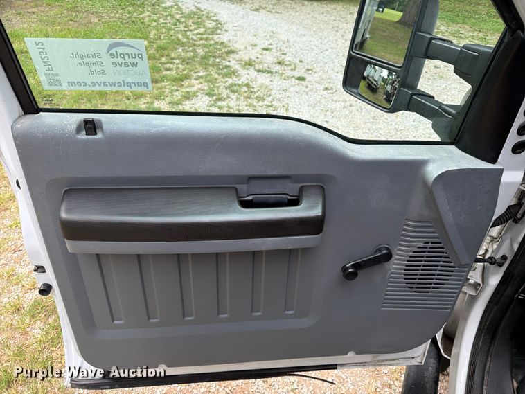 image for item FN2512 2014 Ford F550 Super Duty bucket truck