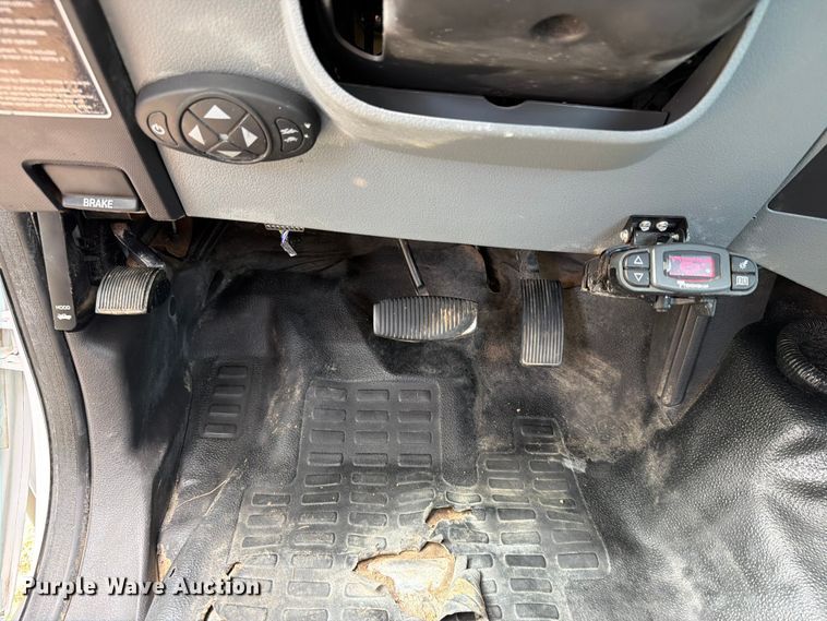 image for item FN2512 2014 Ford F550 Super Duty bucket truck