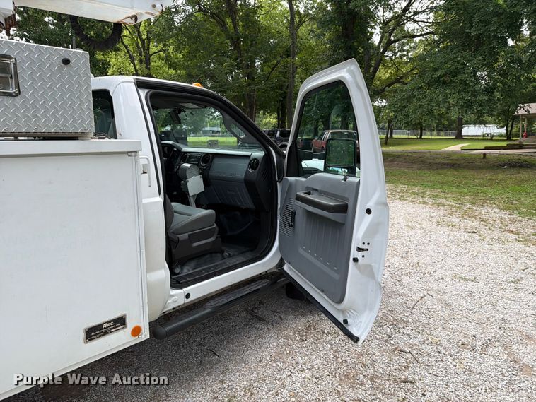 image for item FN2512 2014 Ford F550 Super Duty bucket truck