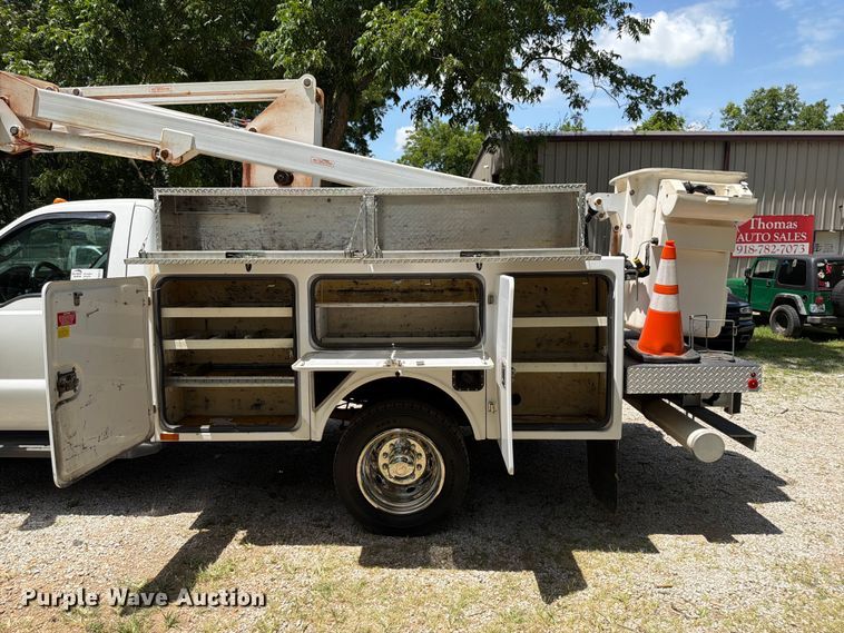 image for item FN2513 2015 Ford F450 Super Duty bucket truck