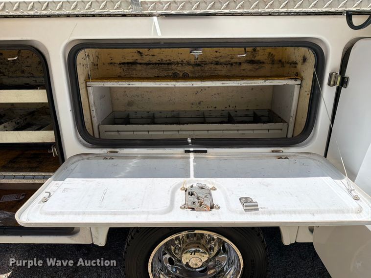 image for item FN2513 2015 Ford F450 Super Duty bucket truck